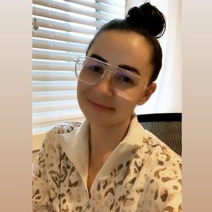 Meet your Posher, Naomi